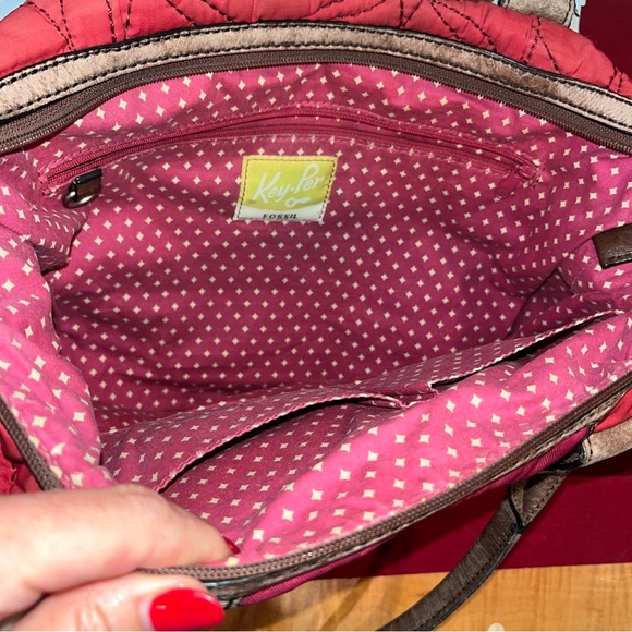 Fossil Key Per RED Handbag Purse Cranberry QUILTED Fabric Brown Leather TOTE 15” - Picture 6 of 14